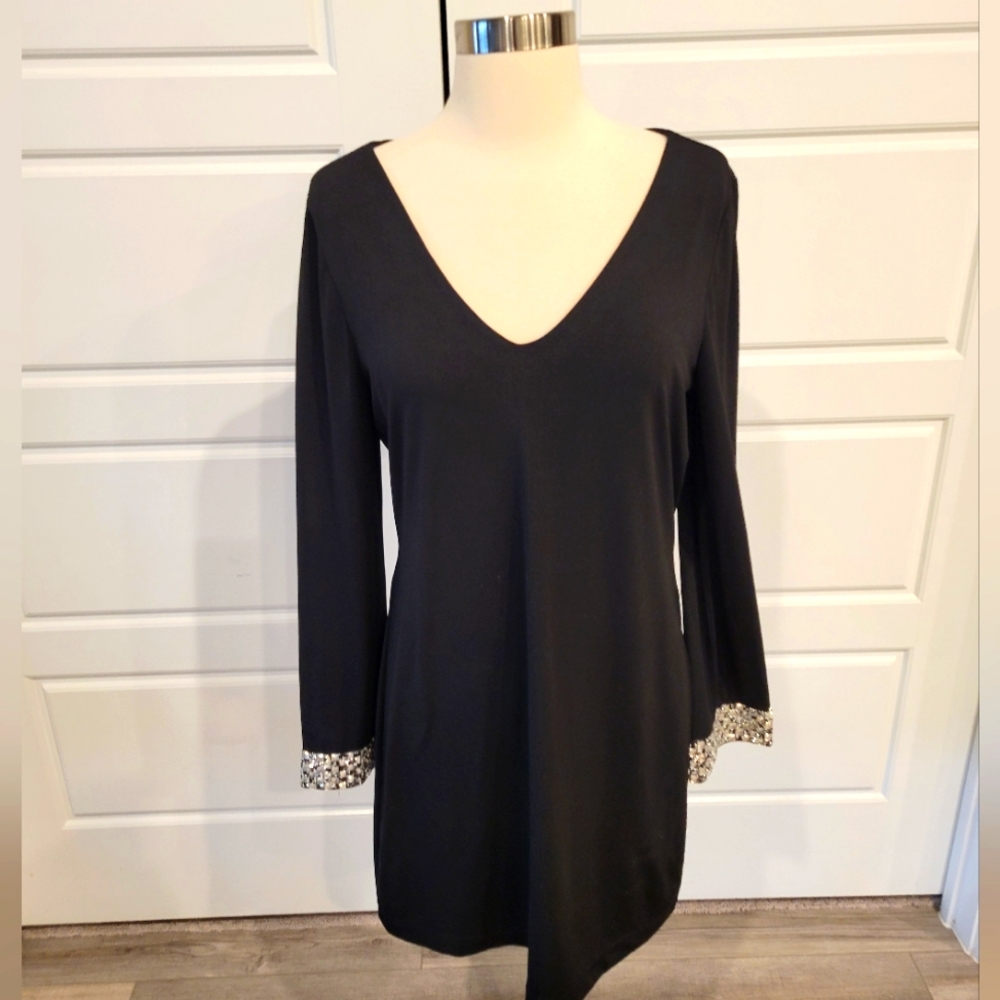VENUS BLACK V NECK JEWELED CUFF COCKTAIL DRESS NWOT SIZE MEDIUM
